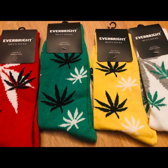 SOLD ! Set of four Men’s socks size 10-13 - Picture 4 of 5